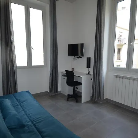 Appartement 4 Personnes Dans Les Hauteurs Du Port De *